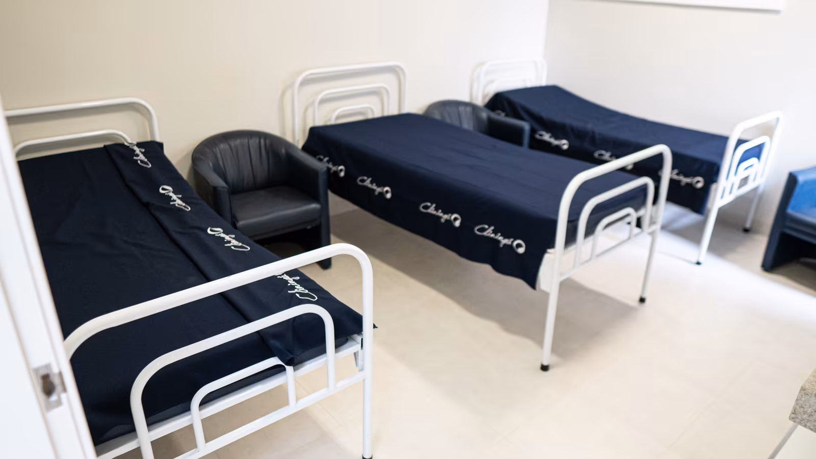 Sala de atendimento e área interna da Cliningá — foto 18