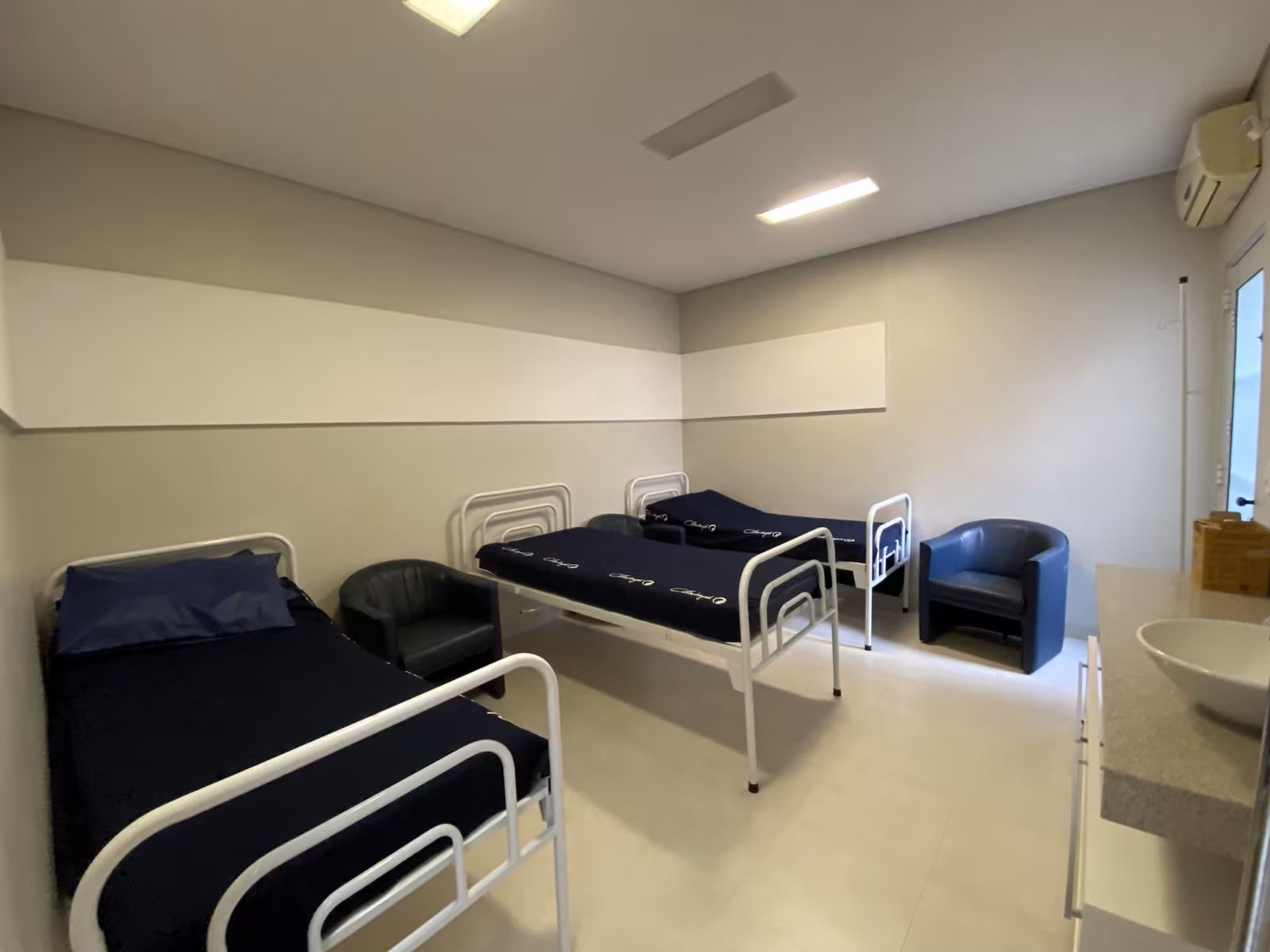 Sala de atendimento e área interna da Cliningá — foto 21